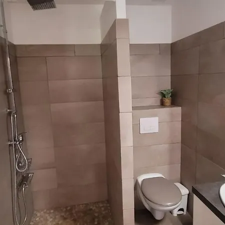 Apartment Larimar Etablissement- 200 M De La