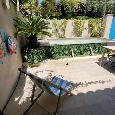 Larimar Etablissement- 200 M De La * Сент-Максим