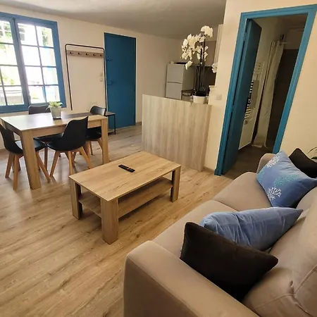 Larimar Etablissement- 200 M De La Apartamento