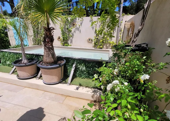 Larimar Etablissement- 200 M De La *