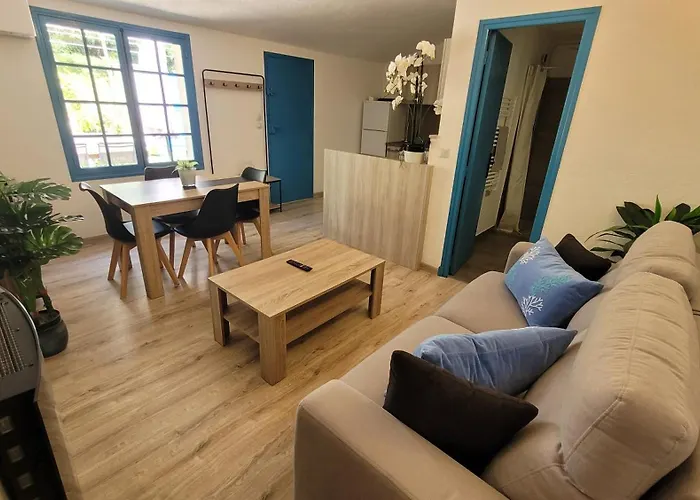 Larimar Etablissement- 200 M De La Апартаменты