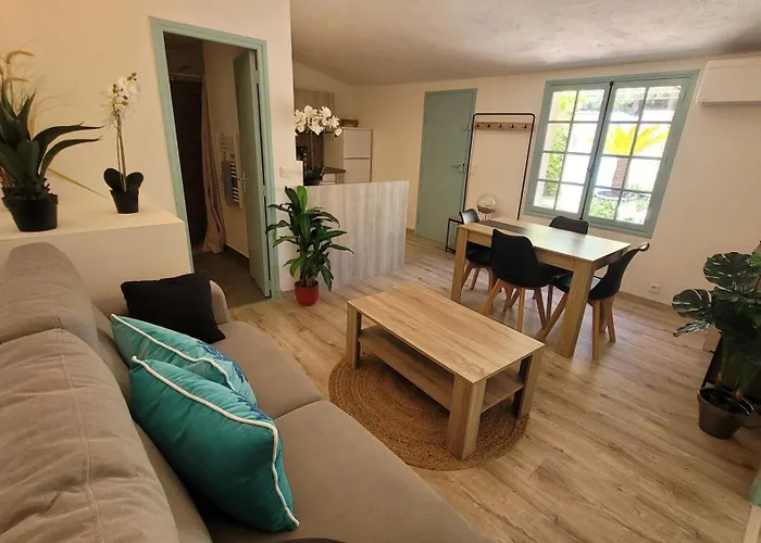 Апартаменты Larimar Etablissement- 200 M De La Сент-Максим